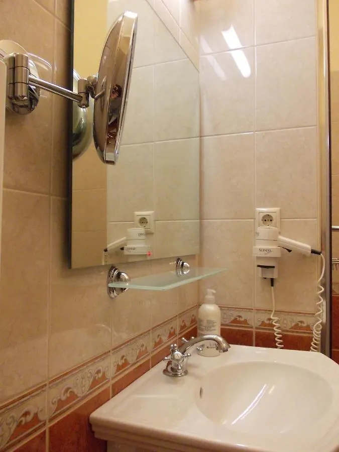 Flatneartocastlehill Apartment Budapest