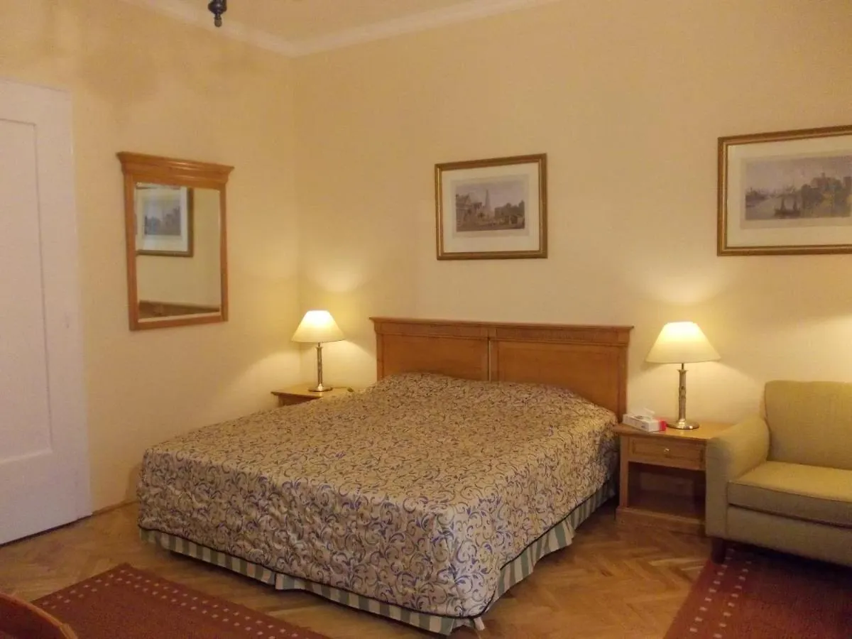 Flatneartocastlehill Apartment Budapest