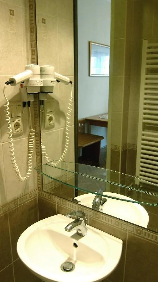 Flatneartocastlehill Apartment Budapest